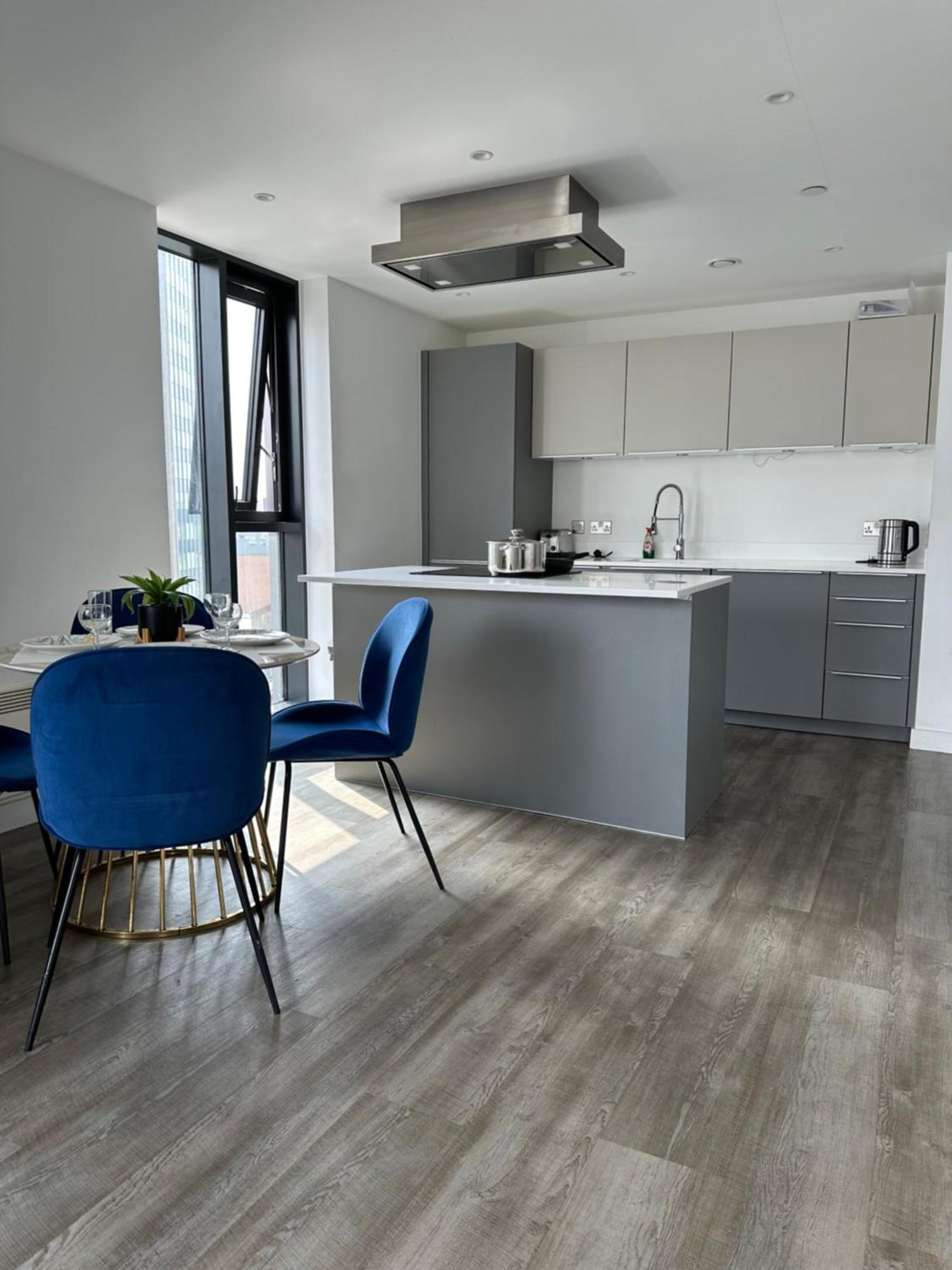 Two Bed Cozy Getaway Centre Apartment