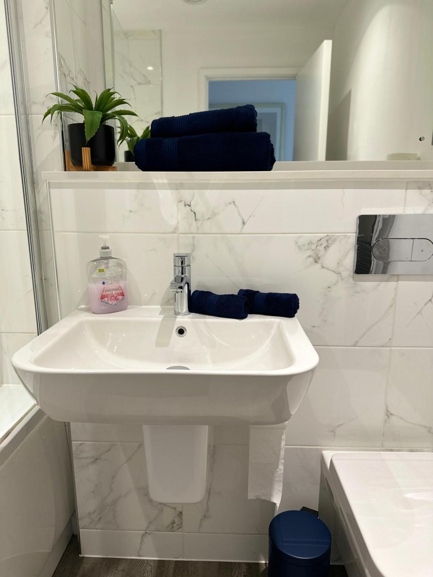 Apartment Two Bed Cozy Getaway Centre *