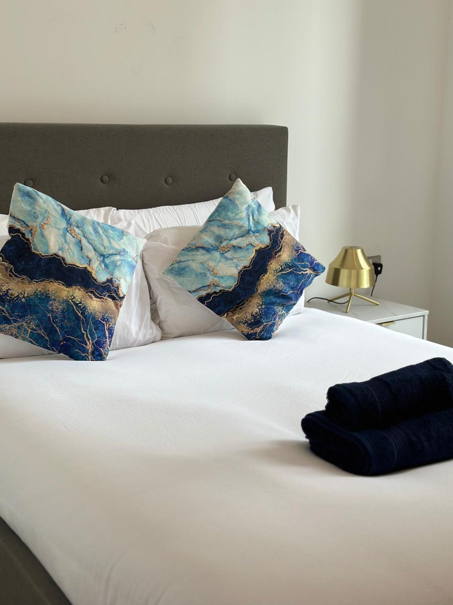 Two Bed Cozy Getaway Centre Apartment *